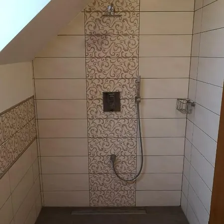 Entire House Iris & Arnika בית נופש *