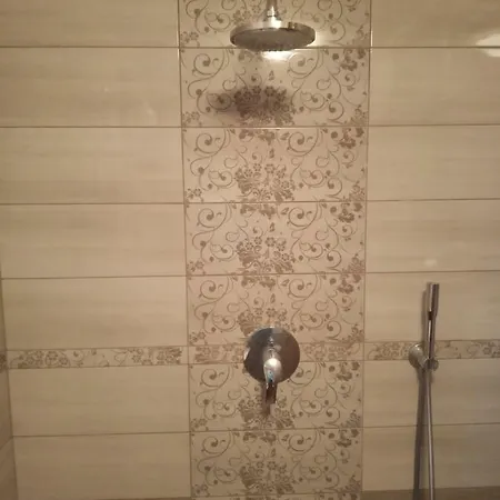 Entire House Iris & Arnika * בלד